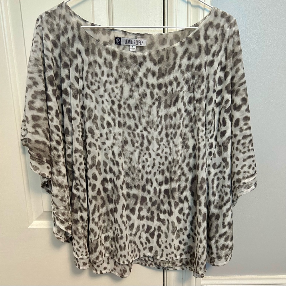 Jennifer Lopez flowy Leopard Print Top